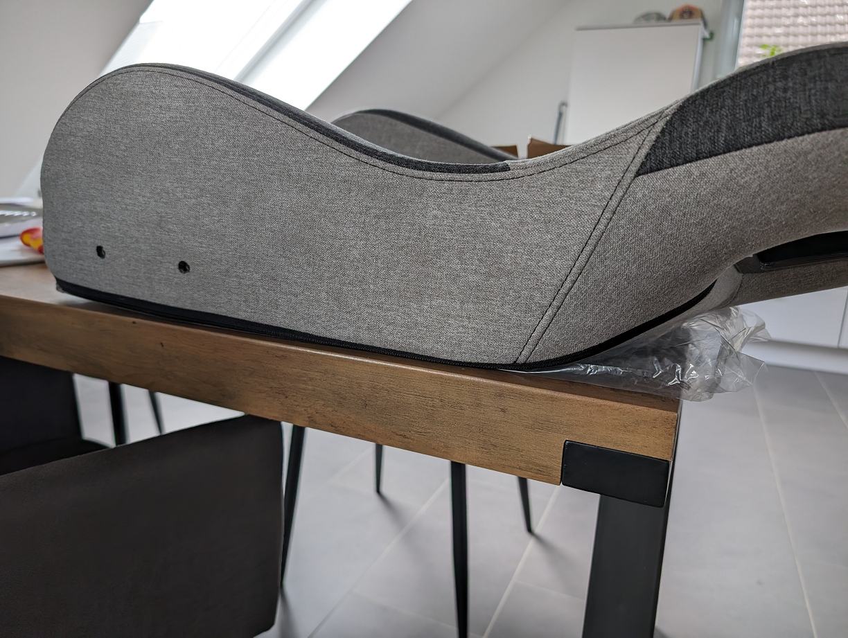 Sitzfläche mit seitlichen Wangen.